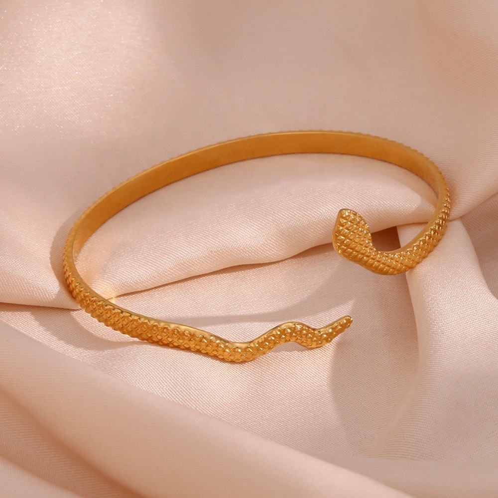 NEW ADJUSTABLE 18K GOLD BANGLE BRACELET, NICE BRACELET, CUTE BRACELET - Picture 4 of 7